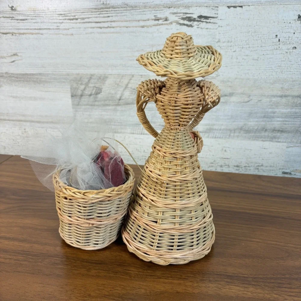 Vintage Hawaiian Hand Woven Wicker Rattan Doll with POTPOURRI Basket‎ 9